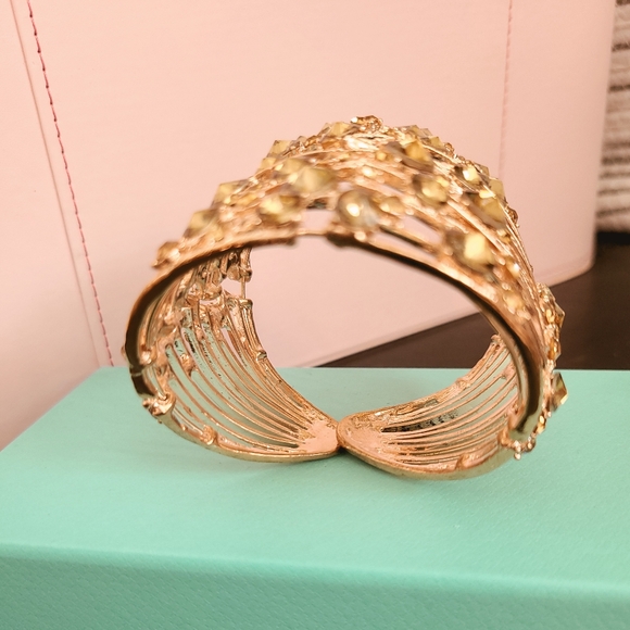 Bracelet Cuff - Picture 9 of 12